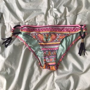 Victoria’s Secret bikini bottom !